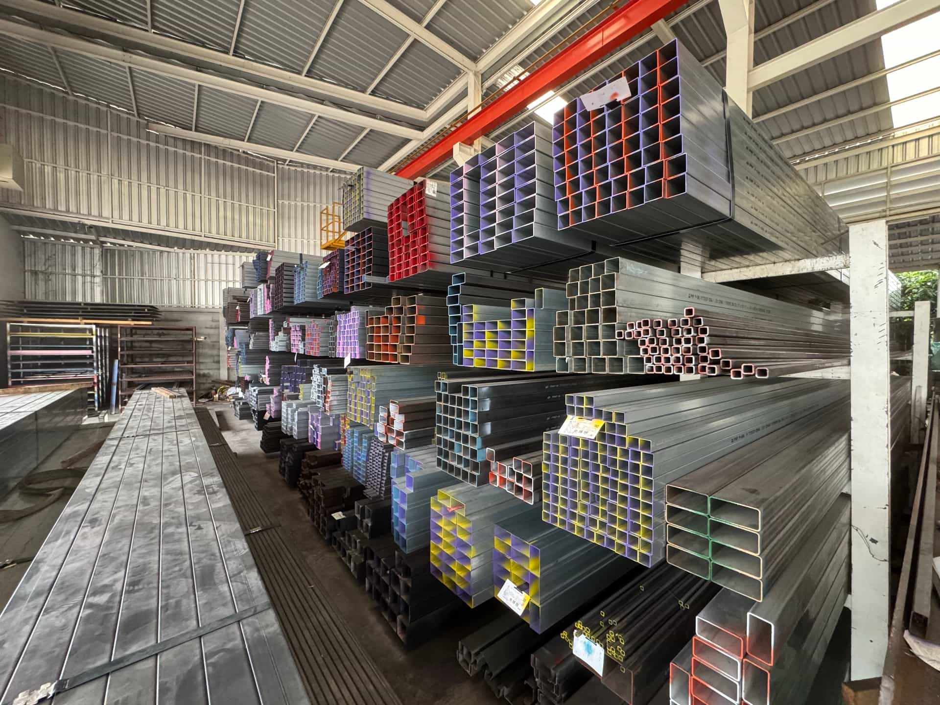 คลังเหล็กรูปพรรณ TCR Steel เหล็กกล่อง เหล็กแป๊บ หลากหลายขนาดพร้อมส่ง